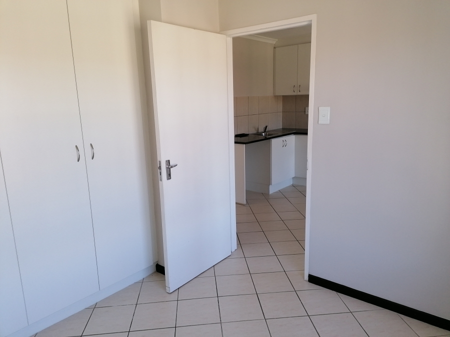 To Let 2 Bedroom Property for Rent in Buh Rein Estate Western Cape